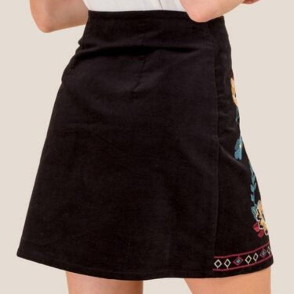 Francesca's Gabby Floral Embroidered Velvet Velour Mini Skirt - Picture 3 of 4